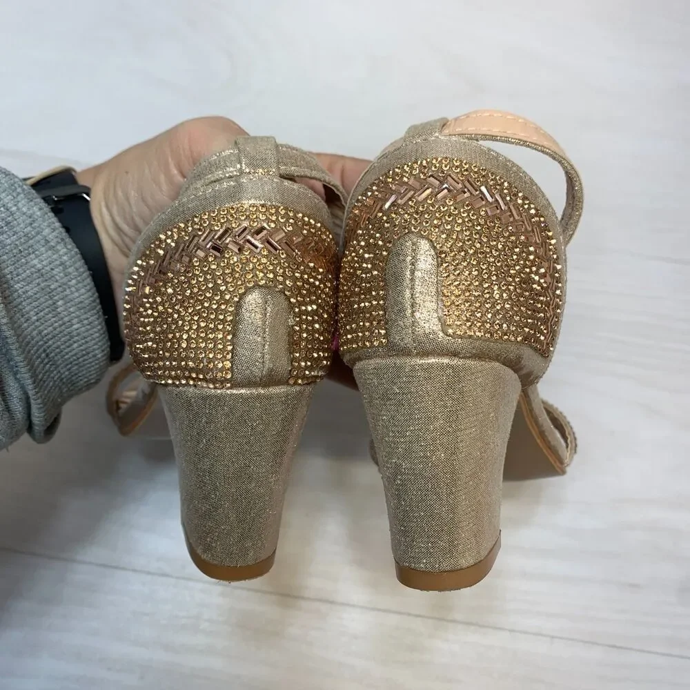 Badgley‎ Mischka Block Heel Sandals Girls Size 1 Gold Rhinestone Ankle Strap